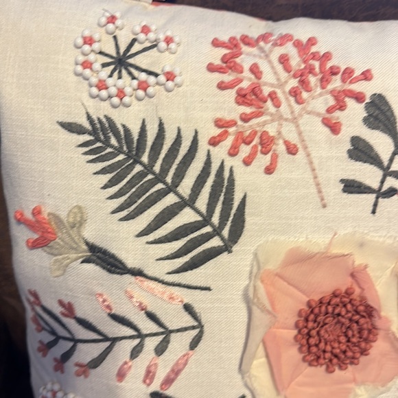 Lacourte Kuro Cotton 20" x 20"Decorative Pillow- Duck feathers & Embelli… - Picture 5 of 12